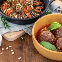 Boulettes d’agneau aux pignons de pin