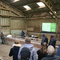Une quarantaine de participants sont venus à l'EARL Grognet-Garde dans la Somme. En tout, ce sont 100 techniciens, éleveurs et lycéens qui ont pris pa