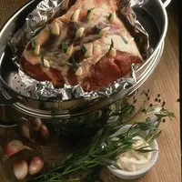 ÉPAULE D’AGNEAU À LA VAPEUR, SAUCE ESTRAGON