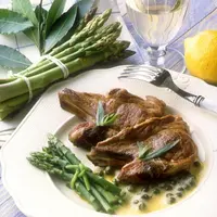 Côtes d’agneau au sabayon de câpres