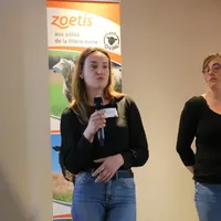 Emma Dolzome (à gauche) et Émilie Degryse (à droite), technicienne et vétérinaire à Copagno.