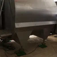 Tank à lait équipé de pesons connectés