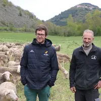 <em class="placeholder">Simon Galtier et Patrick Combes, éleveurs de brebis laitières bio dans l'Aveyron.</em>