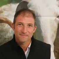 <em class="placeholder">Pierre Glisia, éléveur de brebis laitières dans le Béarn</em>