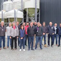 L'ensemble des partenaires présents à la porte ouverte qui a eu lieu à Menez Kamp le 24 juin 2022