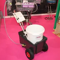 Le distributeur de lait RV Biotech fonctionne sur batterie. © D. Poilvet