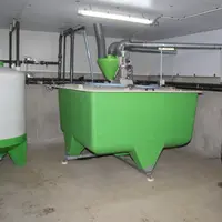 La machine à soupe est équipée d’une cuve polyester de 3 000 litres et d’une cuve de reste. La distribution est assurée par un circuit unique desserva