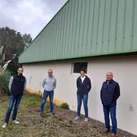 Jean Charles Huraux et Emmanuel Vallée (salariés de la SCEA Le Bois), Nathalie Deville (vétérinaire Sanders-Cybelvet), Philippe Soriot (Technicien San