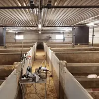 Installés au centre du couloir, les différents équipements mesurent la qualité de l’air pendant 24 heures. © Ifip