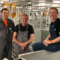 L’équipe salariée de la SA Ker-Angel se compose de Yves Belan, responsable de l’atelier ; Benjamin Lefeuvre, son second ; Emilie Piquet, en charge des