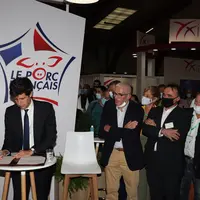 Le ministre de l’Agriculture a profité de sa venue au Space pour signer l’arrêté de reconnaissance de l’AOP Porc Grand Ouest. Un signal fort des pouvo
