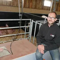 Vincent Noël. « Ce concept de bâtiment offre aux truies des conditions proches du plein air, tout en les mettant à l’abri des aléas climatiques. »