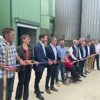 Les dirigeants d'Oxyane ont inauguré l'usine de trituration de soja de la Côte-Saint-André le 7 juin 2024.