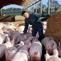 Laurent Guglielmi, éleveur de porc et dirigeant des Cochonnailles du Haut-Bois à Bazoche-Gouet (Eure-et-Loir).