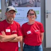<em class="placeholder">Sandrine et Jean Michel Langlais sont passés de six heures pour trier 250 porcs à presque rien avec les stations Selfi GFI.</e