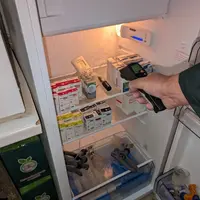 <em class="placeholder">Une sonde électronique placé dans le réfrigérateur de stockage des vaccins mesure les variations de température dans le temps.