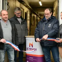 Inauguration du nouvel engraissement du lycée Le Nivot en présence (de gauche à droite) de Daniel Coquil, responsable de l