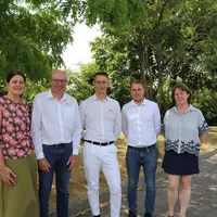 Stéphanie GUYOT (responsable activité commerciale), Dominique Perdrix (président), Romain Brard (directeur général), Pierre JO