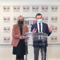 Les députés Pascale Boyer (LREM, Hautes-Alpes) et Julien Dive (LR, Aisne).