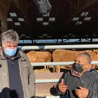 Christiane Taubira au côté d'un éleveur bio.