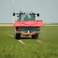 Epandage d'engrais azoté sur du blé