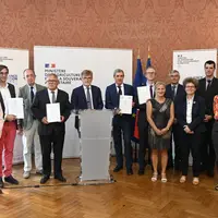 Remise à Marc Fesneau des trois rapports nationaux issus de la concertation autour du pacte et de la loi d'orientation et d'avenirs agricoles.