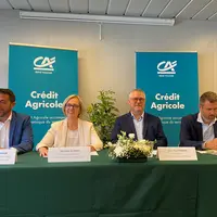 De gauche à droite : Stéphane Bouganim (chef de file marché de l'agriculture au Crédit agricole en Bretagne), Michèle Guibert (secrétaire générale de