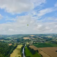 Photo panoramique d'un paysage agricole en France.