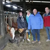 Maeva, Sylvie, et Joël Quéré et Olivier Guyomarch, le frère de Sylvie.