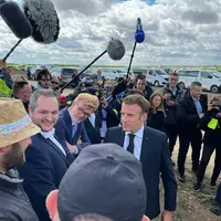 Arnaud Gaillot, président des Jeunes agriculteurs, avec Emmanuel Macron sur Terres de Jim