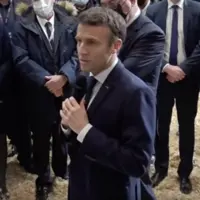 Emmanuel Macron fait un discours au Salon de l'agriculture en 2023.