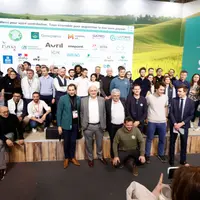 Les participants au hackathon Gaia fêtent le clôture mardi 27 février au Salon international de l'agriculture.