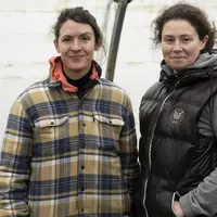 Olivia Renaud et Mélanie Blanchard, deux des quatre associées de la Ferme des Bayottes, en polyculture-élevage biologique sur 187 hectares dans l’Oise