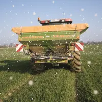 Application d'engrais dans un champ de céréales