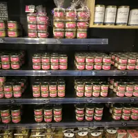Rillettes et pâtés font partie des produits phares du magasin.
