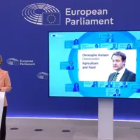 Capture d'écran de la conférence de presse de la présidente de la Commission européenne Ursula von der Leyen qui annonce le nouveau commissaire à l'Ag