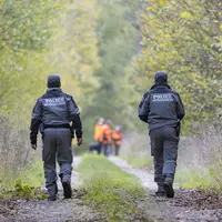 deux agents de l'OFB vont contrôler des chasseurs