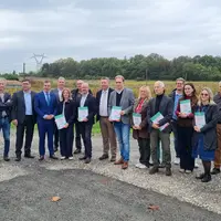 Porteurs de la démarche Recol'Terra dans le vignoble de la Maison Pestoury.