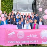 Responsables FNSEA posent pour Octobre rose