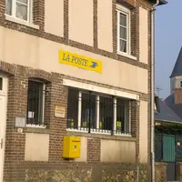 bureau de poste dans un village