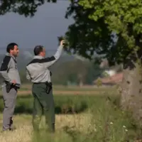 Deux agents de l'OFB sur le terrain