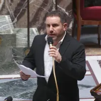 Peio Dufau devant l'Assemblée nationale