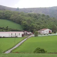 Ferme avec pâturages et bâtiments d'exploitation