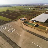 Vue aérienne des parcelles de maraîchage de la Ferme de l'Envol