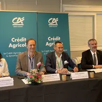 De gauche à droite :Christelle Doussineau, directrice marché agriculture Crédit Agricole en Bretagne - Christophe Grelier, secrétaire général Crédit A