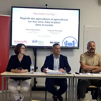 De gauche à droite : Nicole Ouvrard, directrice générale du groupe Réussir-Agra, François Purseigle, professeur des universités à Agro Toulouse et Pie