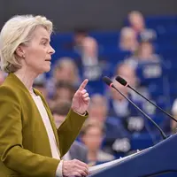 La présidente de la Commission européenne Ursula von der Leyen tenant son discours annuel devant les eurodéputés au Parlement européen à Strasbourg le
