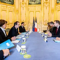Christophe Hansen, commissaire européen à l’Agriculture, et Sébastien Lecornu, Premier ministre, accompagné d’Annie Genevard, ministre de l’Agricultur