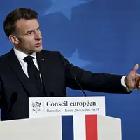 Le président de la République Emmanuel Macron le 23 octobre à Bruxelles s'exprimant à la presse lors du Conseil européen.