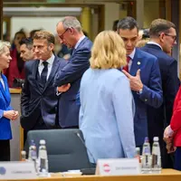 Ursula von der Leyen avec Emmanuel Macron et le chancelier allemand Friedrich Merz, lors d’un conseil européen le 23 octobre dernier.
